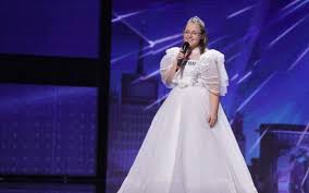 29 mai 2020 este o zi importanta pentru fanii romanii au talent sezonul 9 episodul 4 din 1 martie 2019. DacÄƒ Nu Ajungeam In Italia Claudia Murea Povestea ImpresionantÄƒ A Unei Concurente De La Romanii Au Talent