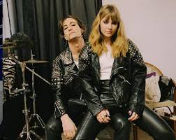 Sì, perché i maneskin hanno vinto sanremo, saranno poi protagonisti dell'eurovision rappresentando. Damiano David Foto In Bianco E Nero Commento Di Victoria Conquista Tutti