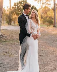 Scarpe da sposa economiche online comode e con tacco sia alto che basso. Pronovias Leading Global Luxury Bridal Brand