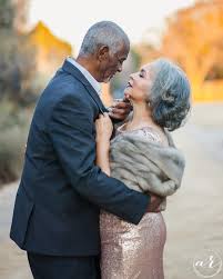 Love wins! This afternoon I had the privilege to interview Wanda & Marvin  Brewington, along with their daughter Images by Amber Robinson about their  viral photoshoot. A photo that Amber took of