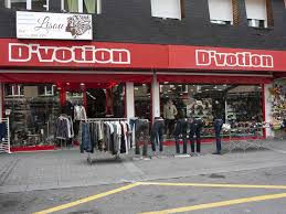 Set at an altitude of 2,080 metres the resort of pas is the highest in the pyrenees and attracts many skiers and snowboarders enjoying it's excellent slopes throughout the winter. Vente De Chaussures Bottes Vetements De Mode Et Autres Accessoires