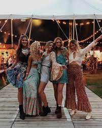 Et avec elle, on assiste au retour des jeans patte d'eph' ! La Mode Des Annees 70 Idees Look Et Tenues