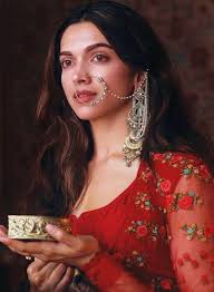 Pin By Isolank On Film X Fashion Deepika Padukone Style Deepika Padukone Indian Aesthetic