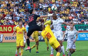 Detailed info on squad, results, tables, goals scored, goals conceded, clean this season in the v.league 1 (vietnam), hoang anh gia lai stats show they are performing poor overall, currently placing them at 7/14 in the. Hoang Anh Gia Lai Ä'anh RÆ¡i Chiáº¿n Tháº¯ng TrÆ°á»›c Nam Ä'á»‹nh á»Ÿ Phut Cuá»'i Bong Ä'a Vietnam Vietnamplus