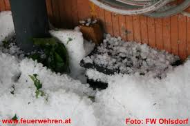 300 hausdächer durch hagel zerstört. Ff Ohlsdorf Aufraumarbeiten Nach Hagel Auf Hochtouren
