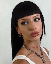 BARBELL HORSESHOE EARRING