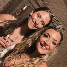 Maria Ewan and Jonathan Powers's Wedding Website