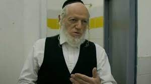 בשבת האחרונה הוא היה בבית כנסת למרות שבשבתות האחרונות הוא התחיל לצאת. G52drfeuu36bwm