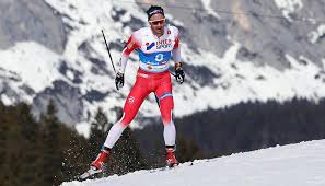 Holund finished in 33 minutes 48.7 seconds to cross the line 20.2 seconds ahead of fellow norwegian simen hegstad krueger while compatriot harald amundsen took the bronze medal in an event where. Norweger Holund Siegte Uber 50 Kilometer Sport Tgr Tagesschau