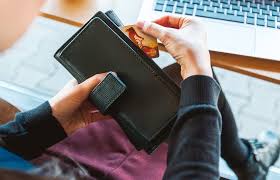 Read up on what you need to know about getting your first credit card on the 1st financial bank usa blog student finance tips from 10 college students june 25, 2021 9 Tips For College Students Considering Their First Credit Card The University Network