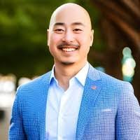 Eric Luong's Instagram, Twitter & Facebook