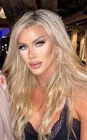 Tracy Farkas's Instagram, Twitter & Facebook