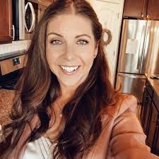 Kristin Mcgregor's Instagram, Twitter & Facebook