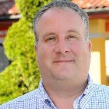 Holly Burdick's Instagram, Twitter & Facebook