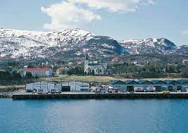 Sortland er en kommune i nordland fylke i norge.den omfatter områder på øerne langøya og hinnøya.mellem øerne går sortlandssundet. Sortland Store Norske Leksikon