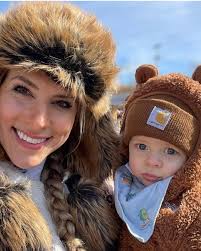 Kicking off our first ✨resident spotlight✨ is one of our beautiful and  brilliant first year residents, Brittany Snyder!! 🤩 @britt_sny_dr  Undergrad: John Carroll University Medical School: Ohio University Heritage  College of Osteopathic