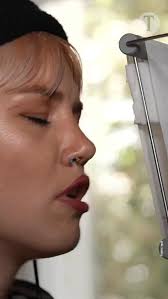 Lina Jacobs ist seit 9 Monaten trocken. Schleichend hat der Alkohol einen  immer größeren Stellenwert in ihrem Alltag eingenommen. Bis die Sängerin  nach anderthalb Jahren Suchttherapie einen Entzug ...