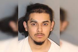 18-Year-Old Arrested for Robbery after Victim and Police Quick Action