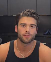 adrian esteban (adrianeangos)