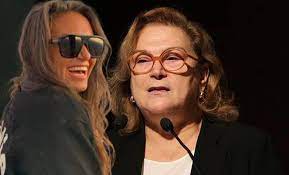 Vay anam vay neler dönmüş serhat ya). Sok Guler Sabanci Ile Eda Taspinar Ask Yasiyor