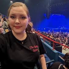 Debby Muller's Instagram, Twitter & Facebook