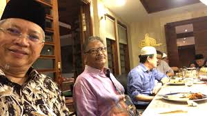 Annuar Musa On Twitter Mlm Tadi Bersama Presiden Umno Solat Berjemaah Yasin Dan Tahlil Di Rumah Sahabat Kami Di Ara Damansara Dszh Kelihatan Ceria Https T Co B7n0duueaj