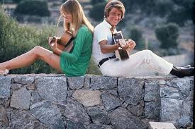 Françoise hardy a connu le temps de l'amour, le temps des copains et de l'aventure. Photos Le Clan Dutronc Hardy Vu Par Paris Match