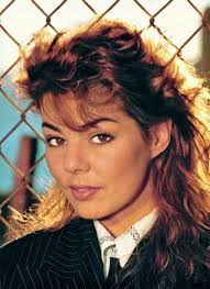 Ți-o mai amintești pe Sandra, cea mai sexy solistă a anilor 80? La 57 de  ani, artista e de nerecunoscut!