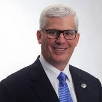 Bobby Dizon's Instagram, Twitter & Facebook