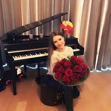 Akçıl'ın yeniden burcu kıratlı'yla evlenmesini istediğini belirten otilia, bence türkiye'nin en yetenekli adamlarından biri sinan, çok iyi bir kalbi var ama ilişkiyle ilgili ne istediğini bilmiyor. Sinan Akcil Ile Otilia Ilk Kez Goruntulendi Magazin Haberleri Ntv