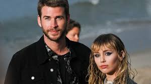 Shop footwear by marni online. Miley Cyrus Spricht Uber Den Wahren Grund Ihrer Trennung Von Liam Hemsworth