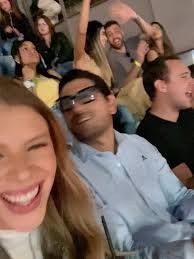 Julio que bonitooooooooo🤍💛🩵🩷💚💜