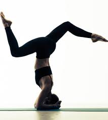 Headstand Yoga Inversions Hand Health Dry Skin Hand Health Natural Hand Health Products Headstand Invers In 2020 Headstand Yoga Yoga Inversions Yoga Photoshoot