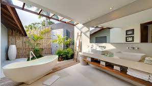 大型花园浴室 带有双洗手池 室内室外淋浴和浴缸 bathroom interior design luxury bathroom outdoor bathrooms