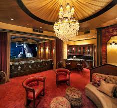 The youtube star explained that the $2.5 million house was built in the 1940s and remodeled in 2015 to create a more open floor plan. Youtuber Jeffree Star Buys 14 6m Hidden Hills Estate Photos Video Pricey Pads