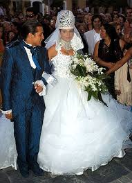 Todas las bodas gitanas son a partir de las 7:30 de la tarde, así que a esa hora es a la que se encuentran los novios en la iglesia o culto. Farruqito Boda Catastrofe Bodil En Con B De Boda Http Conbdeboda Blogspot Com Es 2013 06 Esto Boda Gitana Vestidos De Novia Vintage Fotos De Boda Antiguas