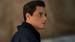Spectaculaire, elle nous plonge au cœur d'une nouvelle aventure de l'agent 007, qui sort de sa retraite pour combattre une nouvelle menace, le terroriste safin. James Bond Mourir Peut Attendre Rami Malek Est Il Le Dr No Actus Cine Allocine