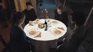 Taking theatrical dining to a whole new level, le petit chef features the world's smallest chef of french descent who comes alive from the virtual realm for an animated. Le Petit Chef Home Facebook