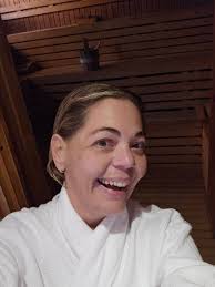 What is the experience like in a Thalassotherapy pool