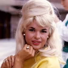 𝗛𝗮𝗽𝗽𝘆 𝟴𝟬𝘁𝗵 𝗕𝗶𝗿𝘁𝗵𝗱𝗮𝘆 𝘁𝗼 𝗝𝗮𝗰𝗾𝘂𝗲𝗹𝗶𝗻𝗲 𝗕𝗶𝘀𝘀𝗲𝘁  Film and television actress