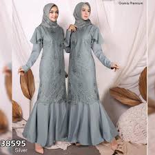 Desain yang bold dari sentuhan kain tulle membuat model gamis ini memiliki volume lebih pada bagian rok. Wallpaper Hd Model Baju Gamis Brokat Duyung Terbaru 2019 Desain Modern Fashionsista Co