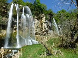Cascade Des Dards Cheignieu La Balme 01 Ain Tourisme Visite France Les Cascades