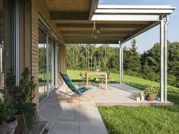 Einfamilienhaus Rons Modern Holzbau Moderne Architektur Flachdach Satteldach In 2020 Einfamilienhaus Architektur Terrassenuberdachung