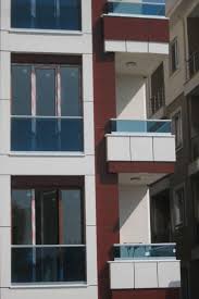 Cam korkuluklar diğer korkuluk ve parmaklık tiplerine nazaran farklı ve öne çıkan avantajlar sunduklarından giderek daha da popüler bir seçenek haline geliyorlar. Fransiz Camli Balkon Korkuluk Umraniye Kupeste