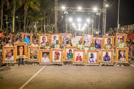 Carnaval de Paranaguá é aberto com homenagem a 18 personalidades e celebra retorno das escolas de samba