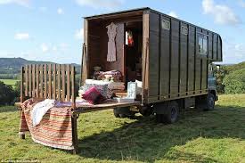 Https S Media Cache Ak0 Pinimg Com Originals Ff 35 C0 Ff35c01ab5b0c6ffd1c6543cfde1f254 Jpg Camion Camping Car Utilitaire Amenage Maison Mobile