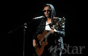 Temukan lagu terbaru favoritmu hanya di lagu 123 stafaband planetlagu. Potret Nyanyian Akim The Majistret Juara Lagu Ke 30 Hiburan Mstar