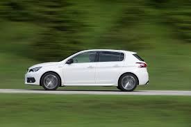 Choisissez la couleur, la motorisation, les équipements … Peugeot 308 Im Test 2017 Der Kompakte Lowe Greift Gepflegt Neu An Meinauto De
