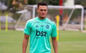 O técnico mauricio souza, que conhece o jogador desde em que ele chegou ao ninho do urubu, em 2018. Sem Tocar Na Bola Rodrigo Muniz E Peca Discreta Em Derrota No Parana Flamengo Coluna Do Fla