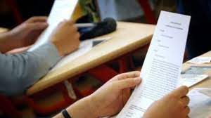 După ce luni au susținut simularea la limba și literatura română, astăzi, elevii claselor a xii și a xiii susțin proba la fel ca și în cazul examenului de bacalaureat 2021, materiile cuprinse în simularea bacului sunt: Xxyrefc50mttvm